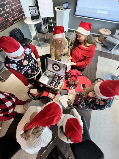 BEAT THE BOX RESCUE SANTA